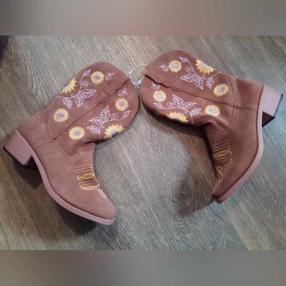 Sunflower cowgirl boots